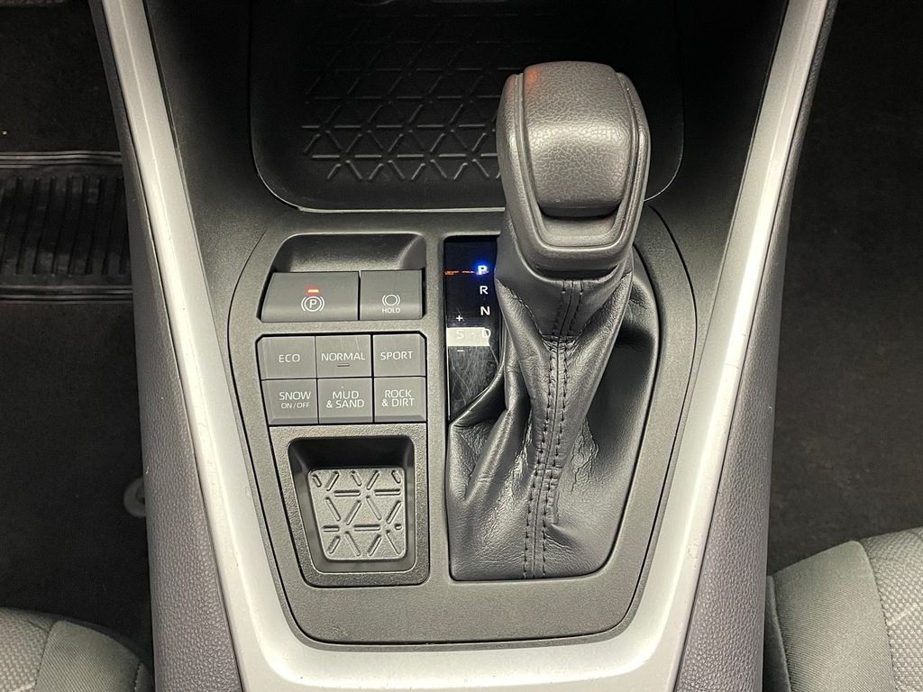 2023 Toyota RAV4 XLE 29