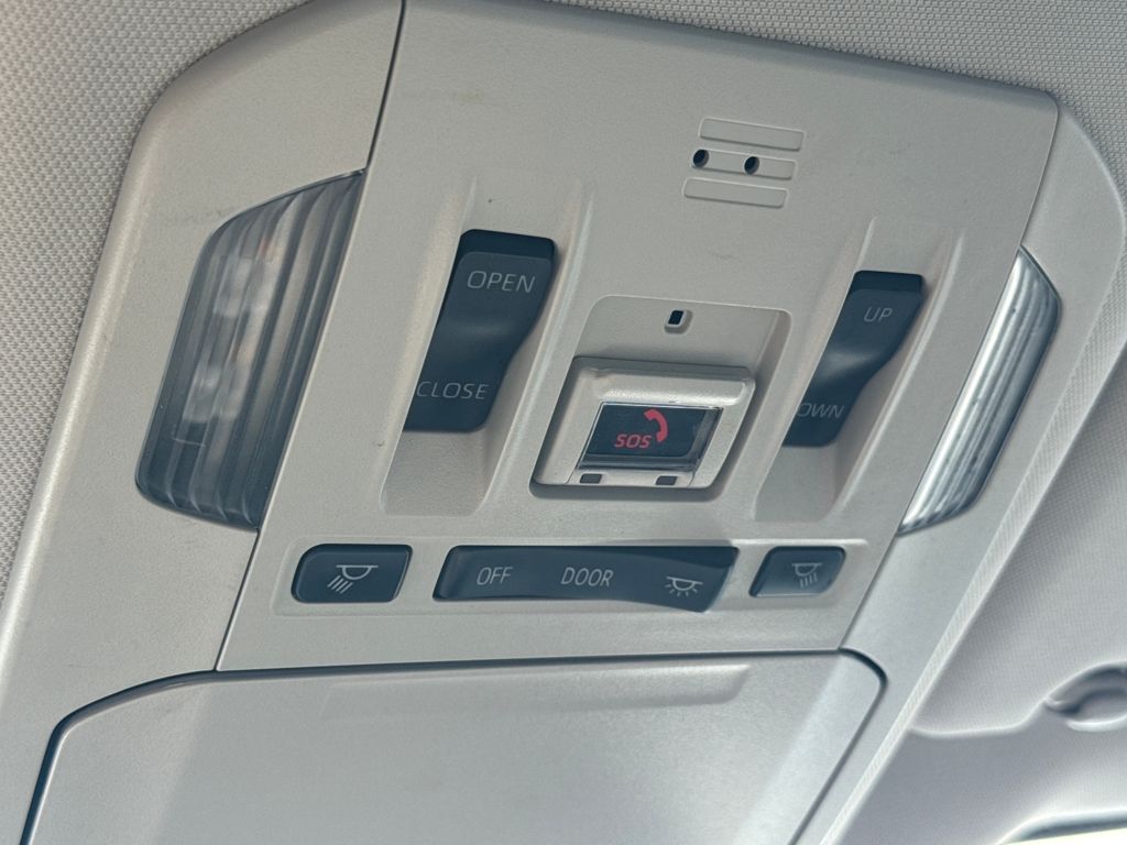 2022 Toyota Highlander XLE photo 32