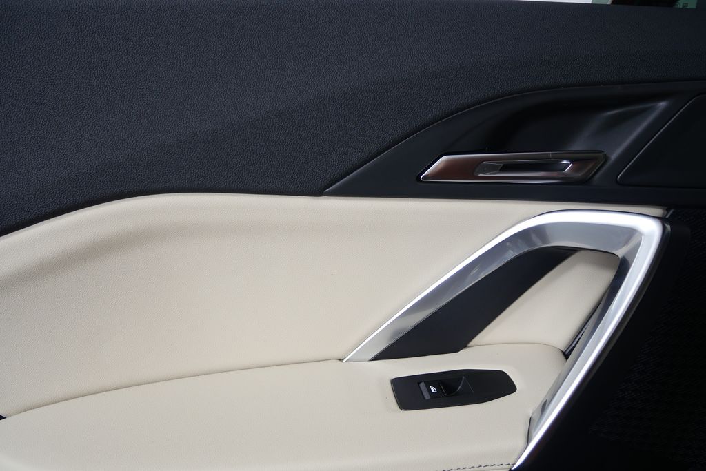 Thumbnail: 2025 BMW X1 - 12