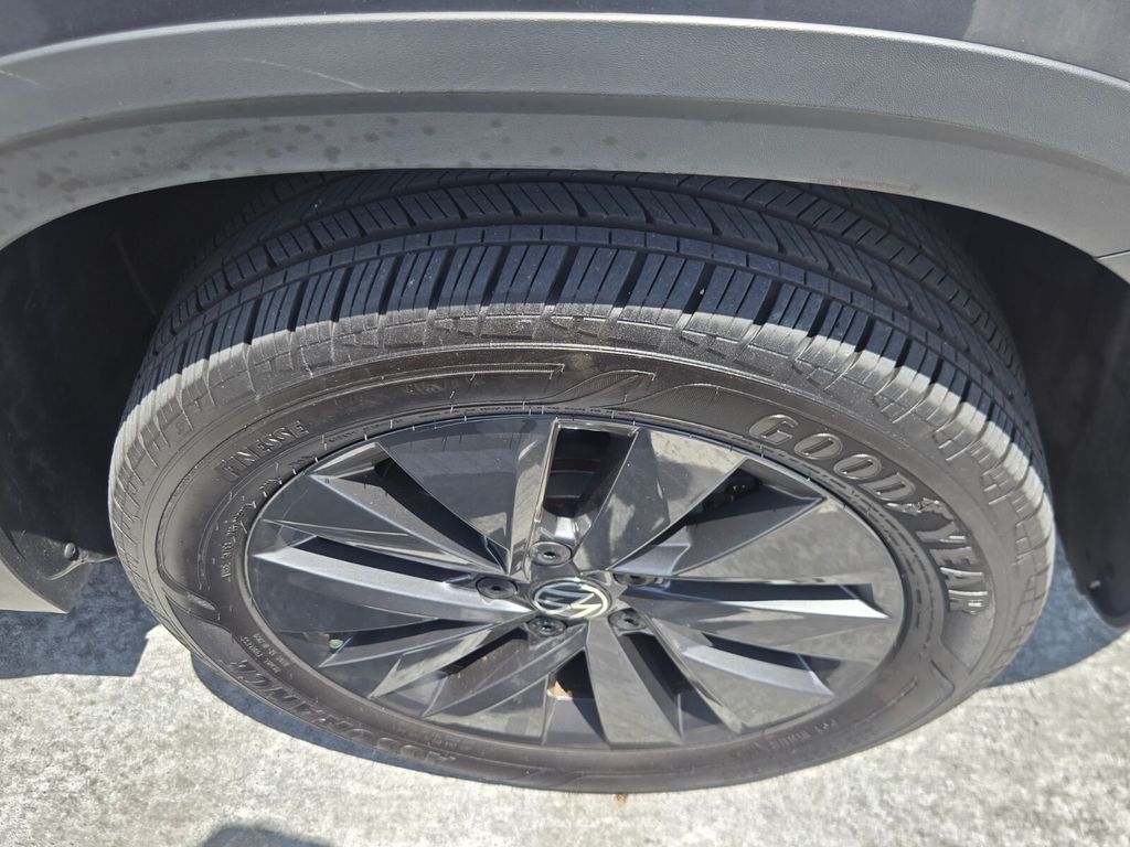 2024 Volkswagen Taos - $18,960