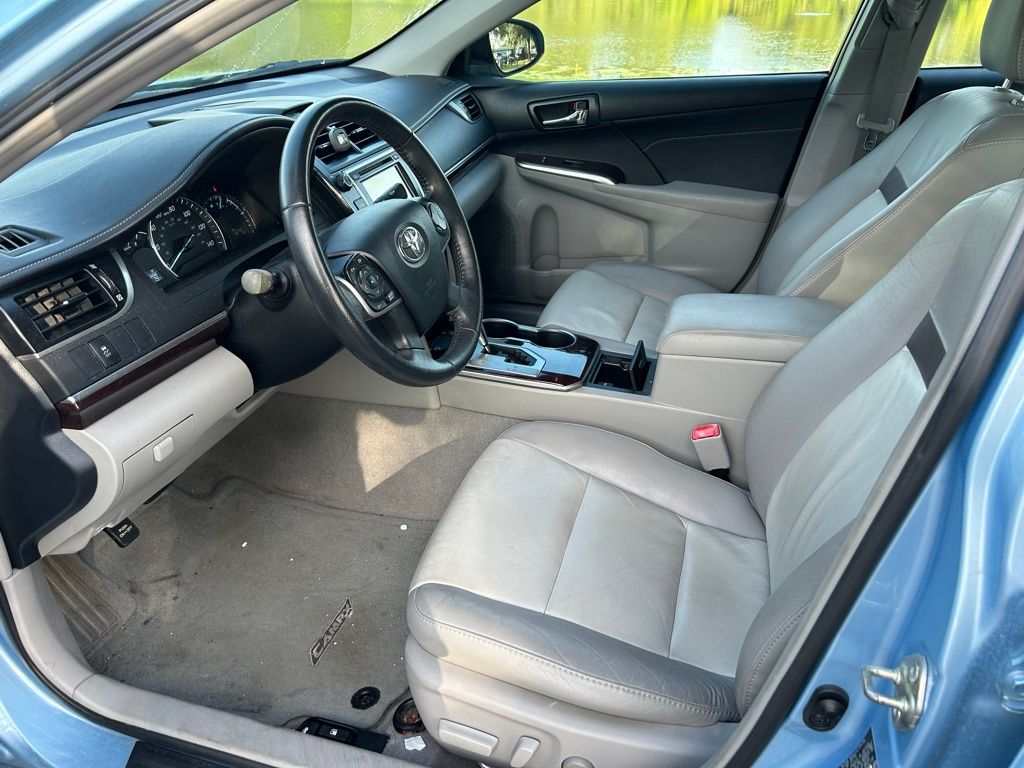 Thumbnail: 2013 Toyota Camry - 14