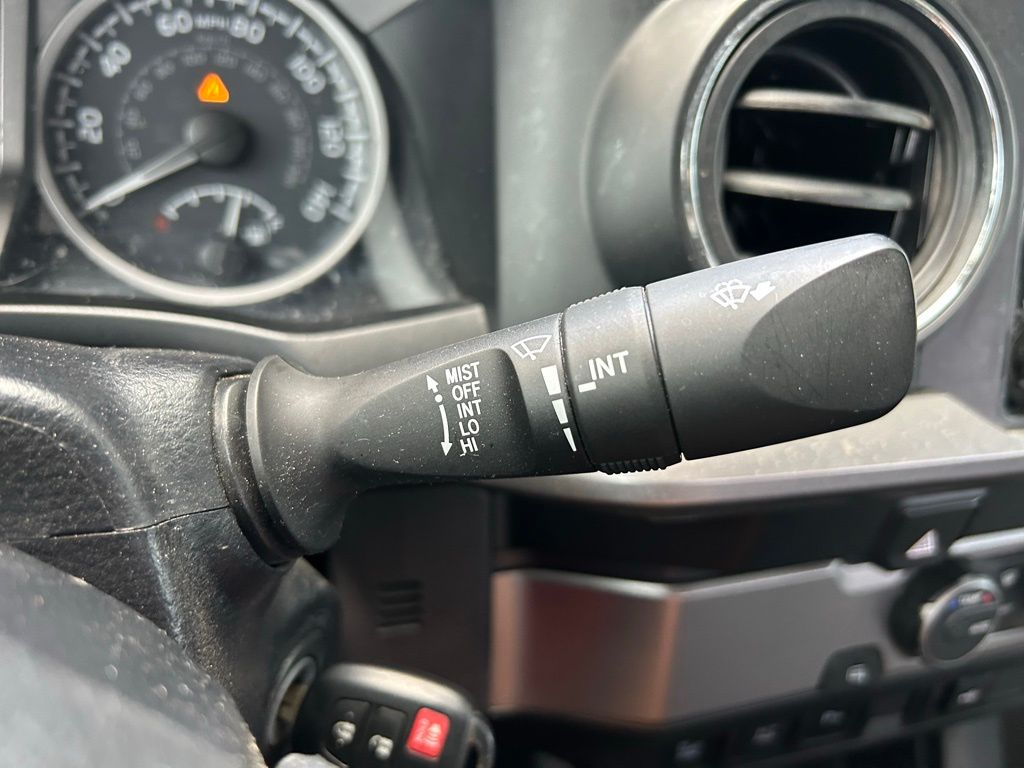2022 Toyota Tacoma SR5 24