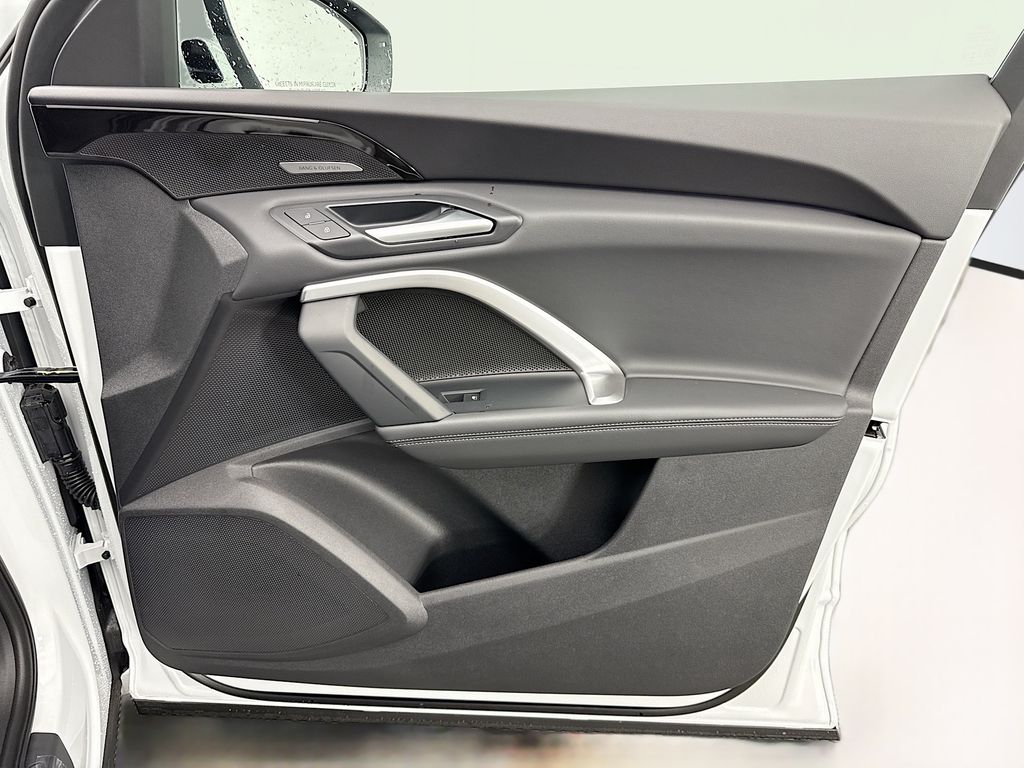 Thumbnail: 2025 Audi Q5 - 24