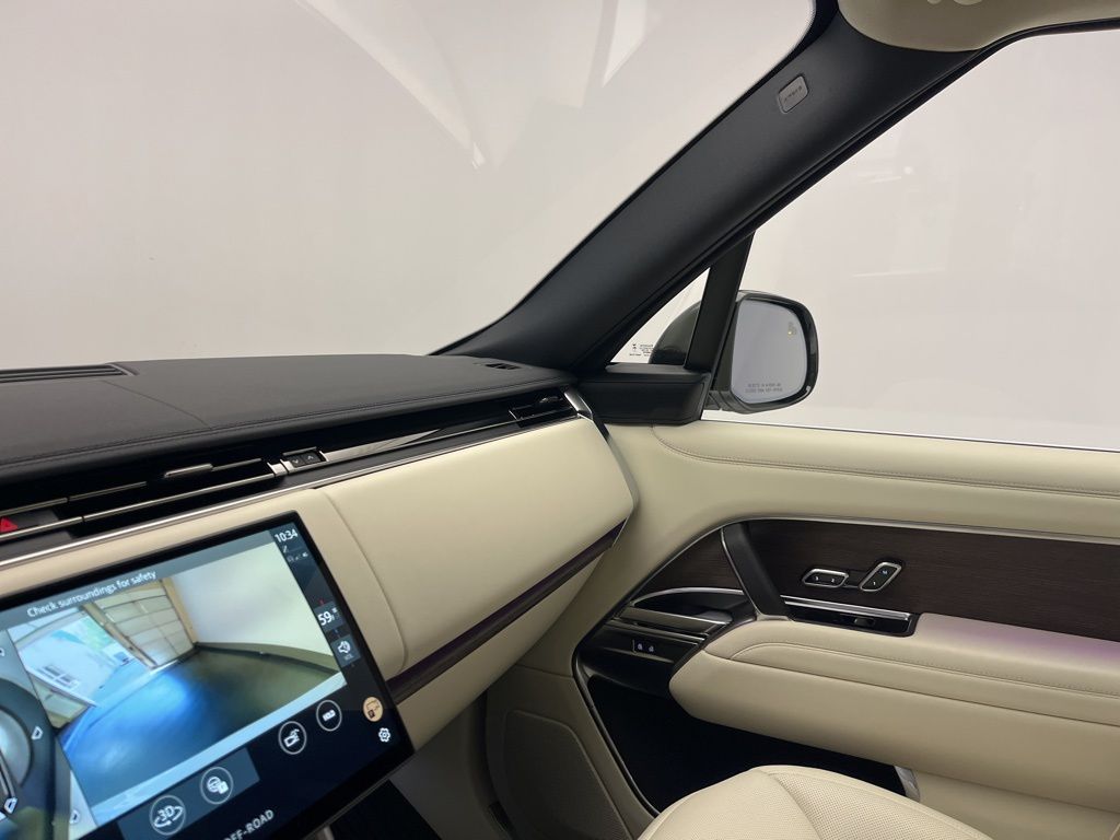 Thumbnail: 2025 Land Rover Range Rover - 20