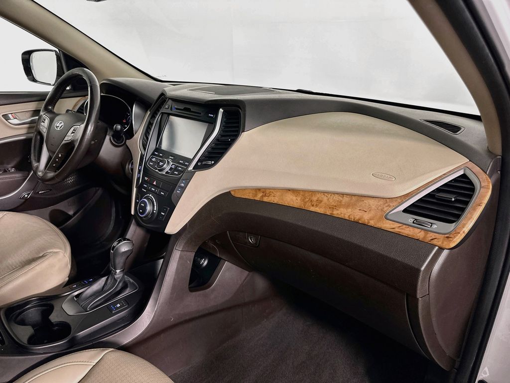 Thumbnail: 2016 Hyundai Santa Fe - 29