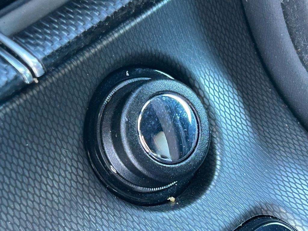 Used 2014  Jaguar S image 36