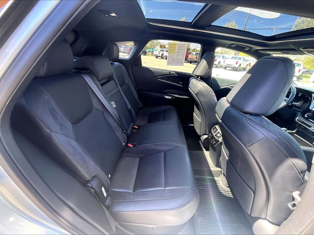 2025 Lexus RX — photo 16
