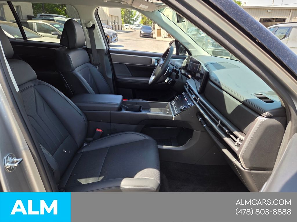Used 2025 Silver Hyundai XRT image 15
