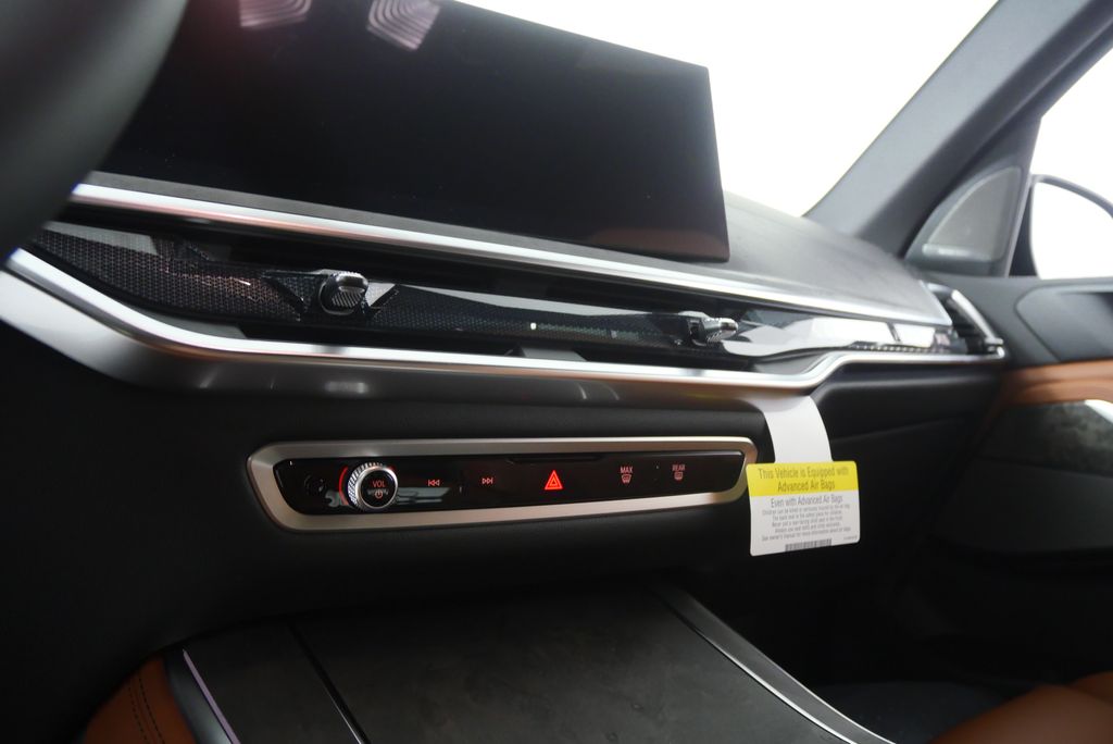 Thumbnail: 2026 BMW X5 - 21
