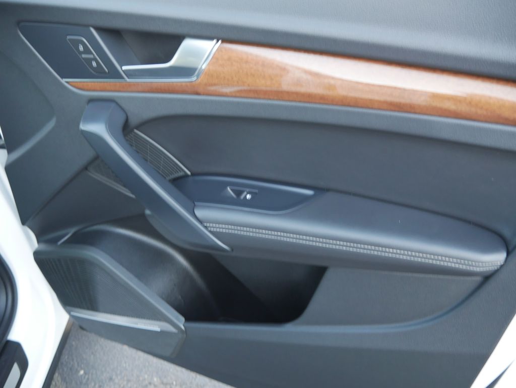 Thumbnail: 2023 Audi Q5 - 28