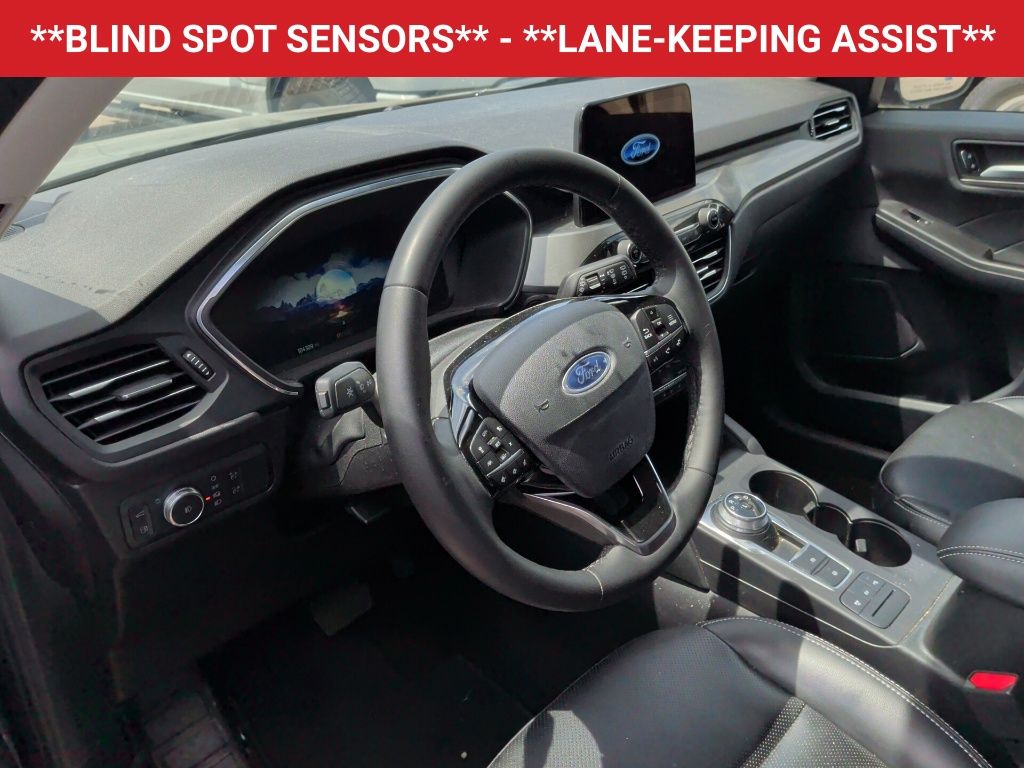 2022 Ford Escape Plug-In Hybrid Titanium - 8