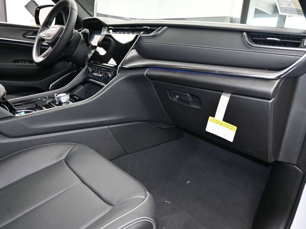 Used 2024 Bright White Clearcoat Jeep Overland image 37