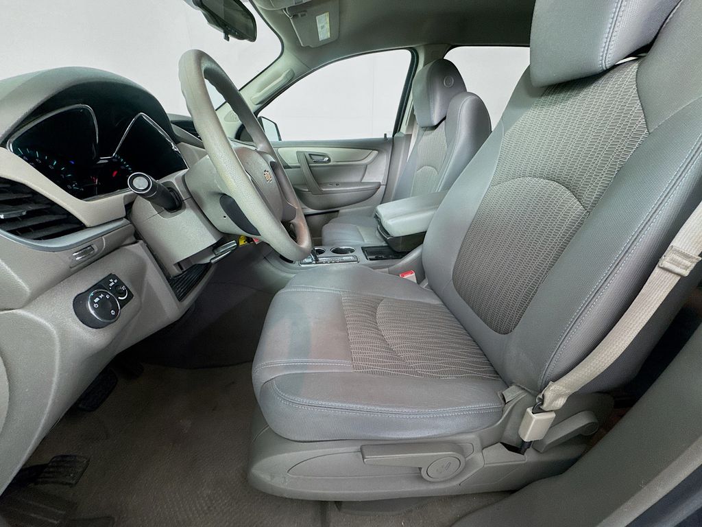 2015 Chevrolet Traverse LS photo