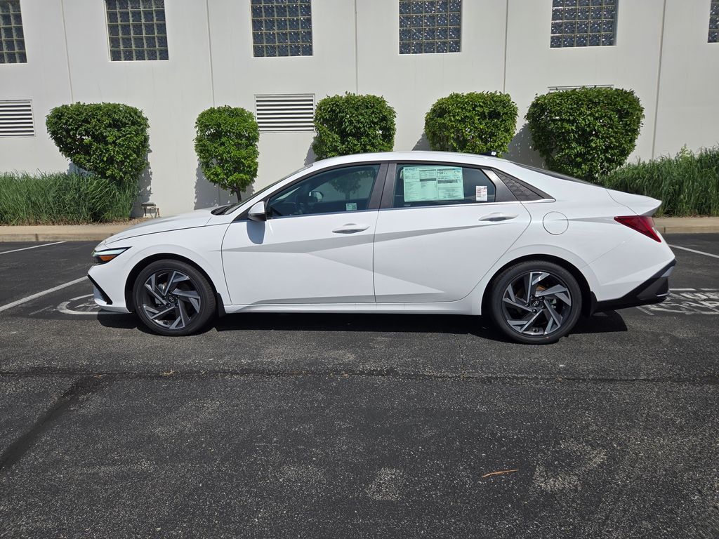 Thumbnail: 2025 Hyundai Elantra - 4