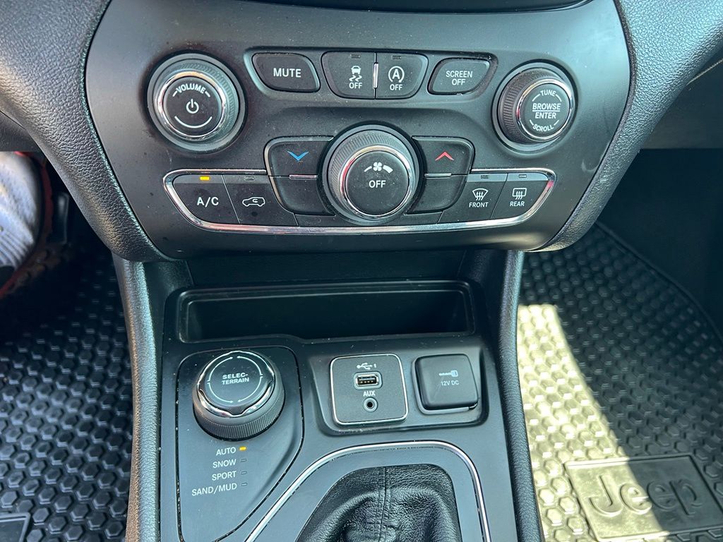 Used 2020 Jeep Cherokee SUV
