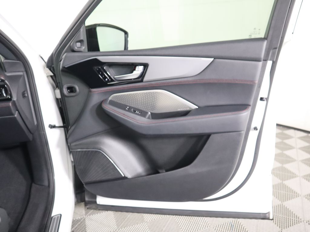 Thumbnail: 2022 Acura MDX - 26