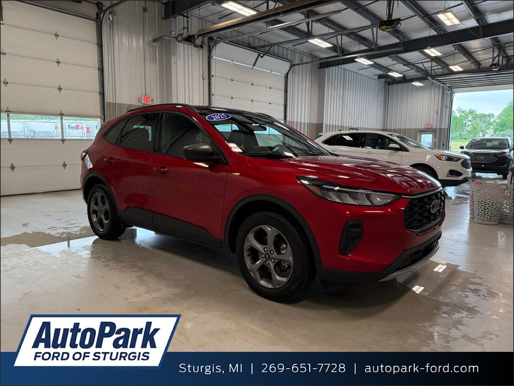 2025 Ford Escape ST-Line AWD