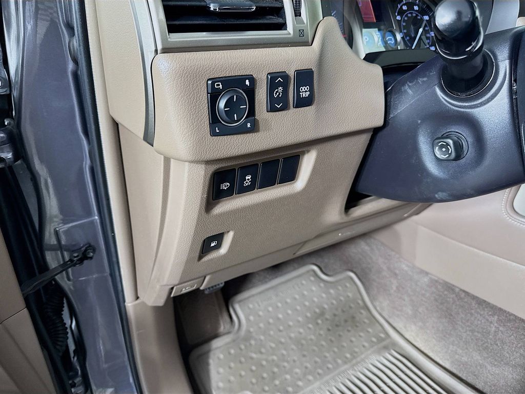 Thumbnail: 2016 Lexus GX - 10
