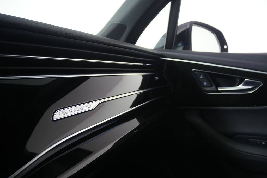 Thumbnail: 2023 Audi Q7 - 26