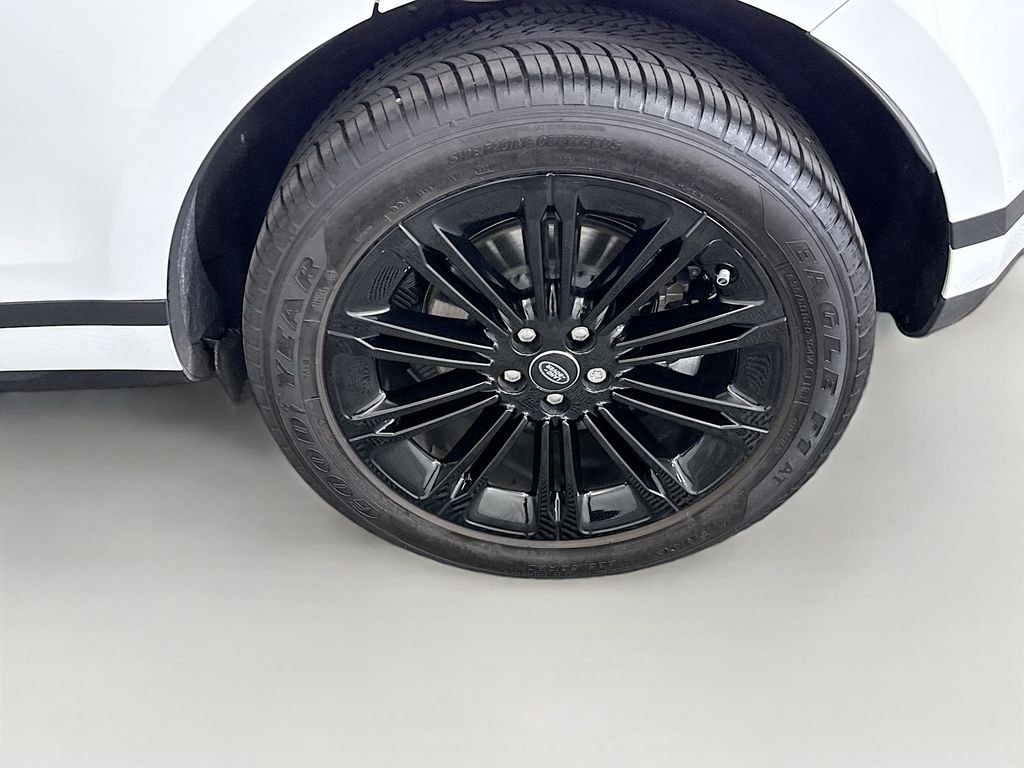 Thumbnail: 2025 Land Rover Range Rover Evoque - 30