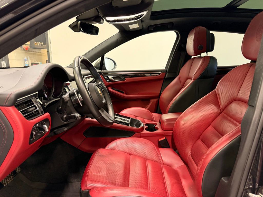 2023 Porsche Macan Base 10