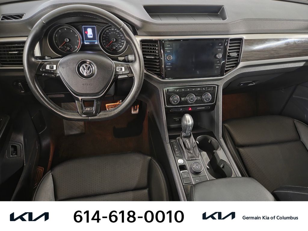 Used 2018  Volkswagen SEL image 17