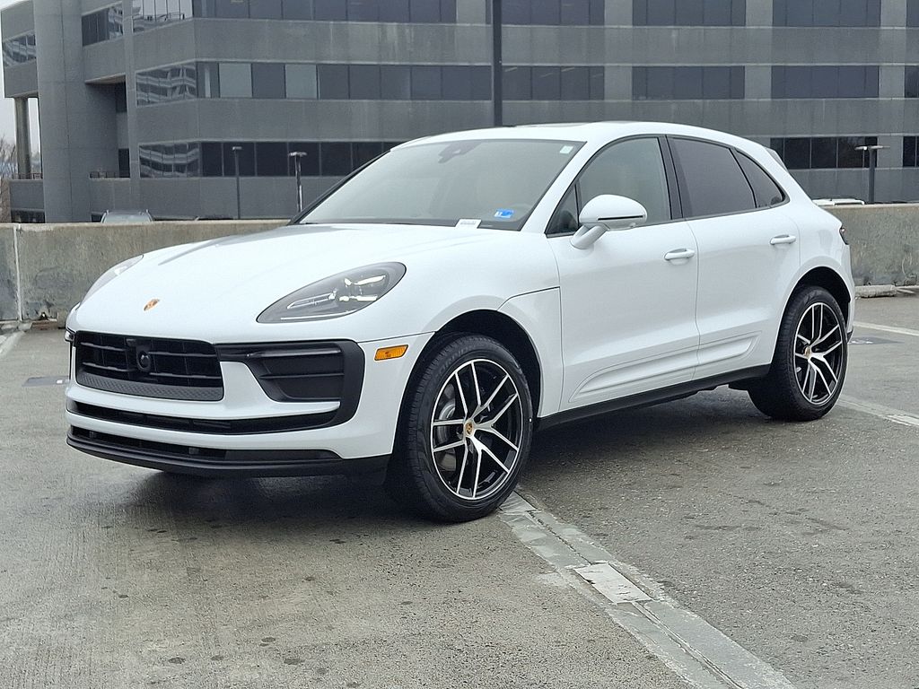 Thumbnail: 2026 Porsche Macan - 1