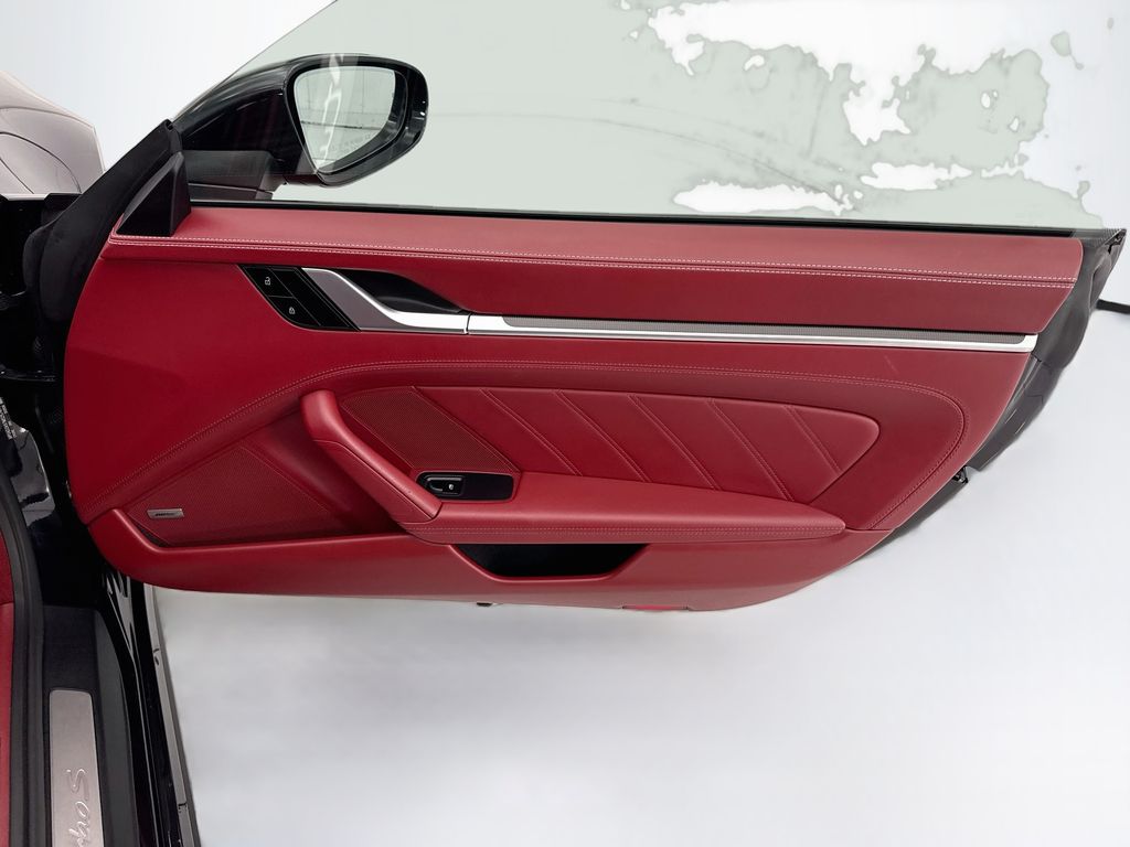 Thumbnail: 2021 Porsche 911 - 25