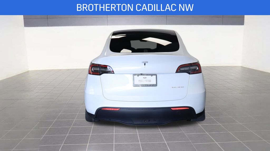 View vehicle photo 4