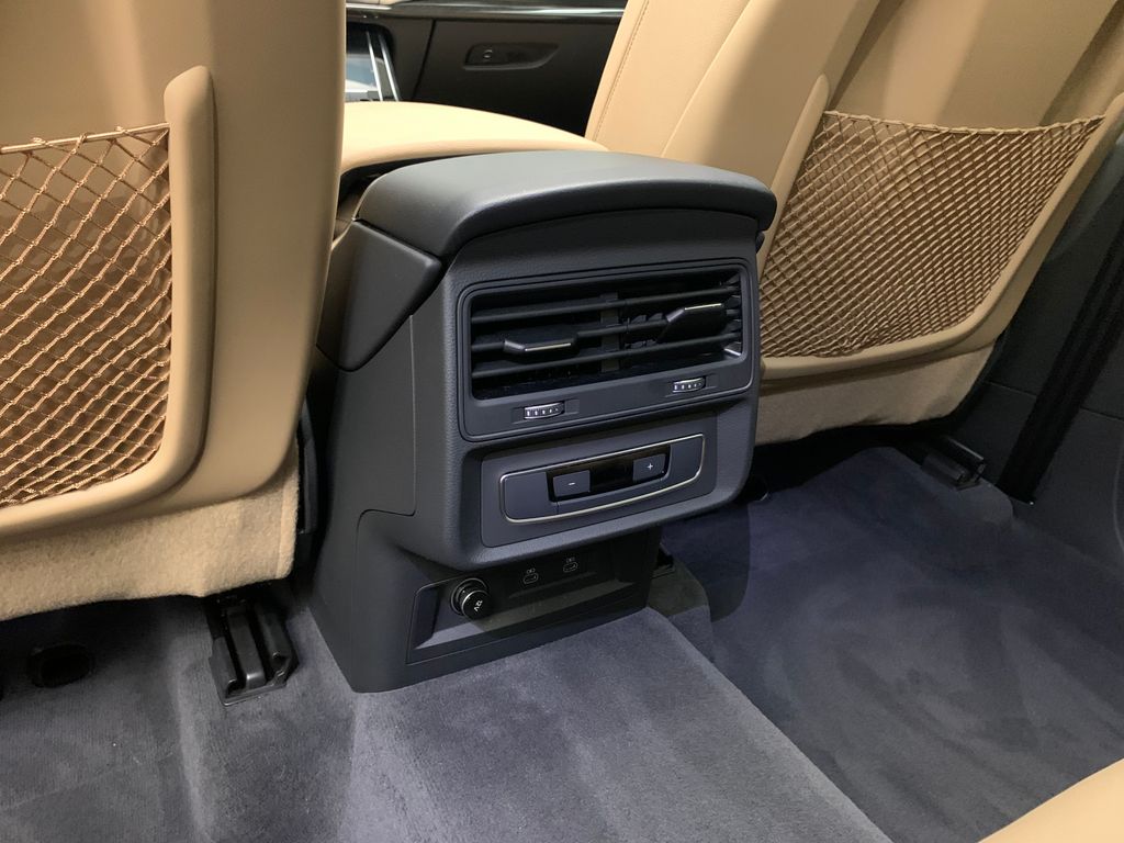 Thumbnail: 2023 Audi Q7 - 19