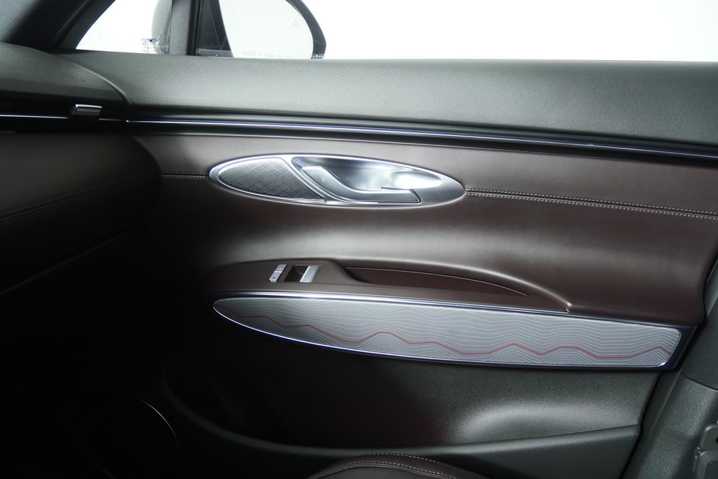 Thumbnail: 2022 Genesis GV70 - 30