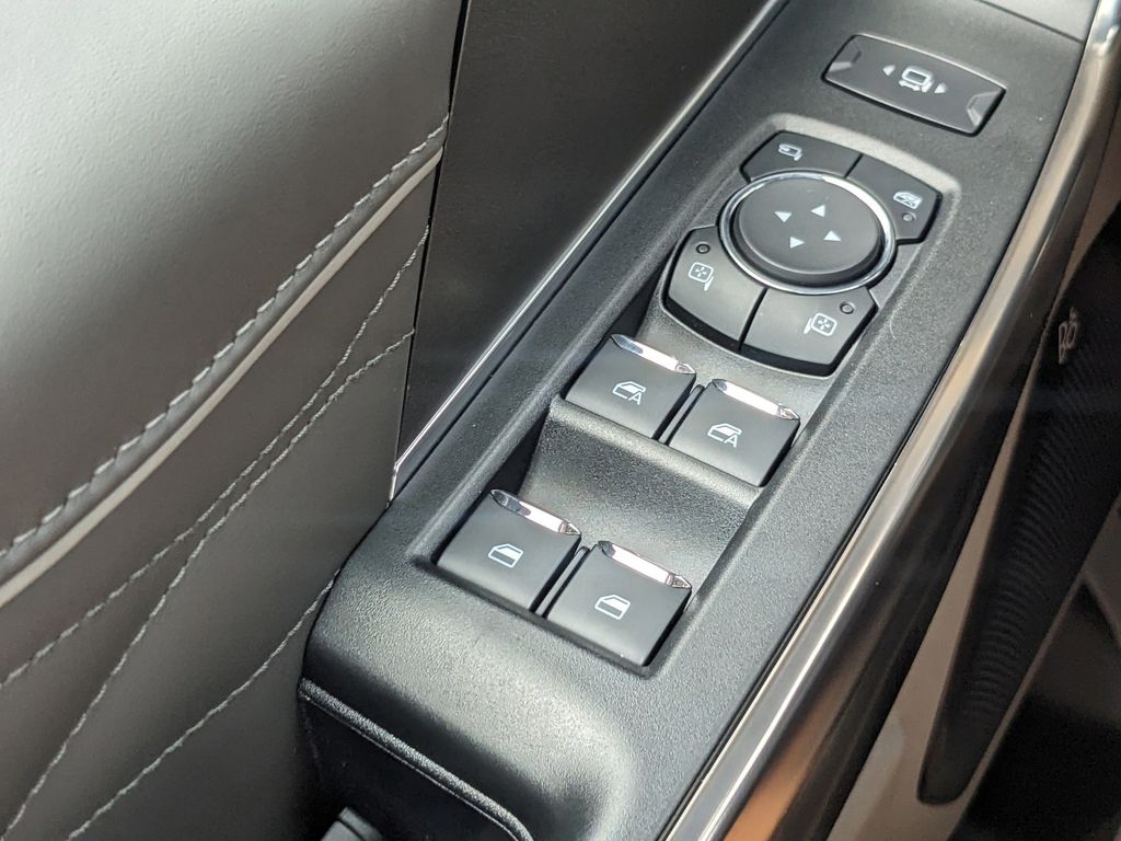 2025 Ford F-450 Super Duty Platinum