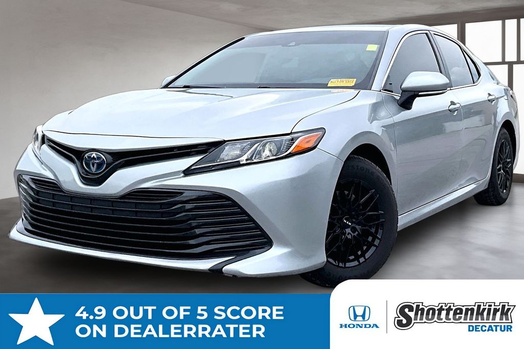 2020 Toyota Camry 2.5 Auto LE Hybrid's photo