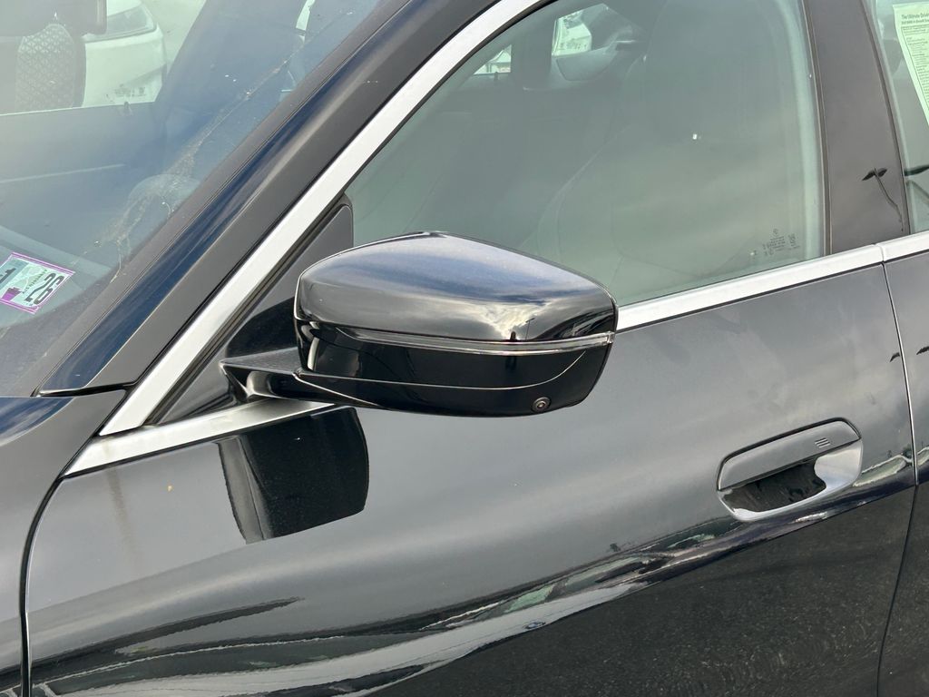 Thumbnail: 2025 BMW i4 - 10