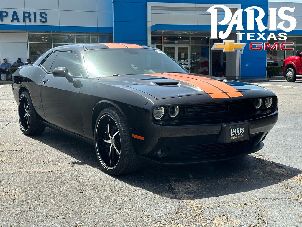 Pitch Black Clearcoat 2022 Dodge Challenger Coupe Rear-Wheel Drive 8-Speed Automatic