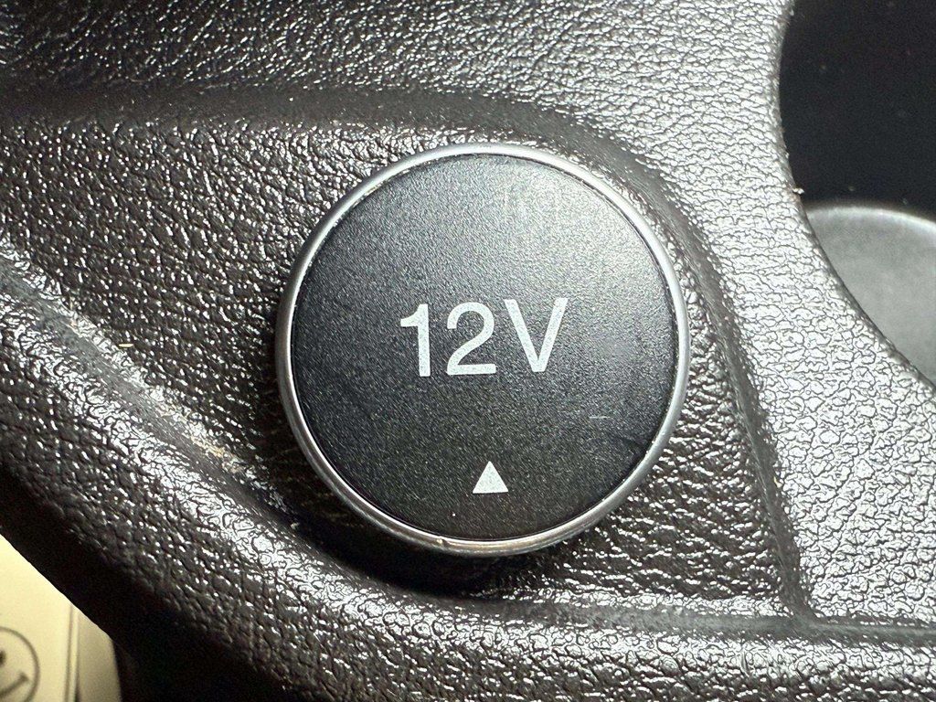 Used 2018 Oxford White Ford Base image 9