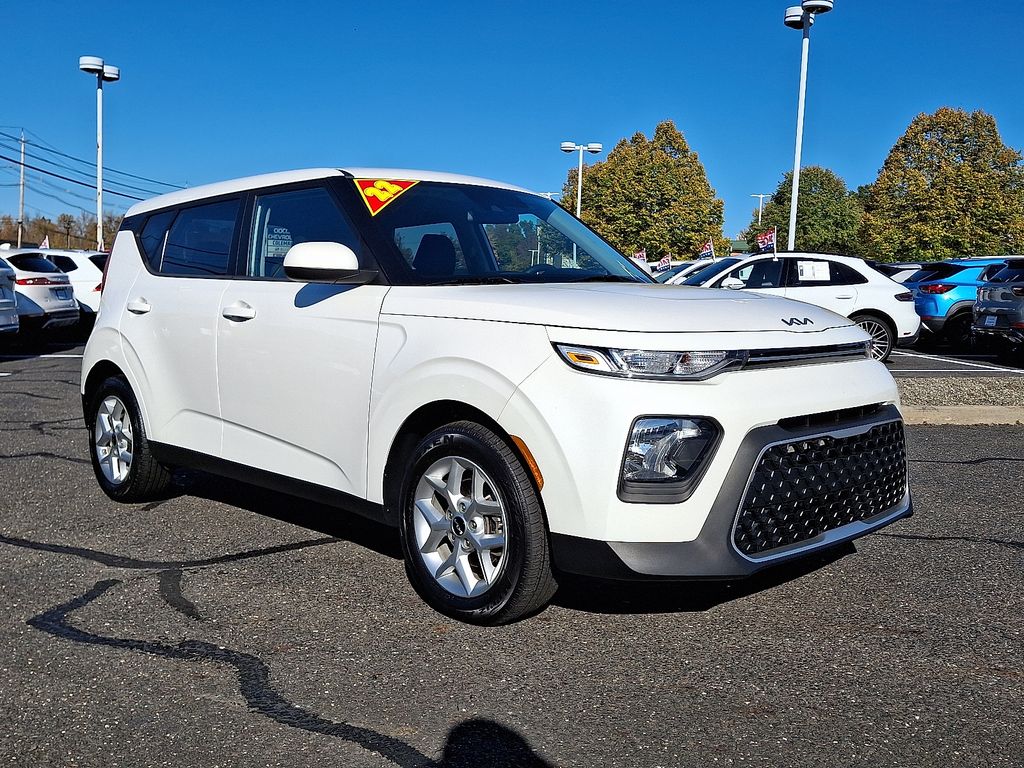 2022 Kia Soul LX FWD