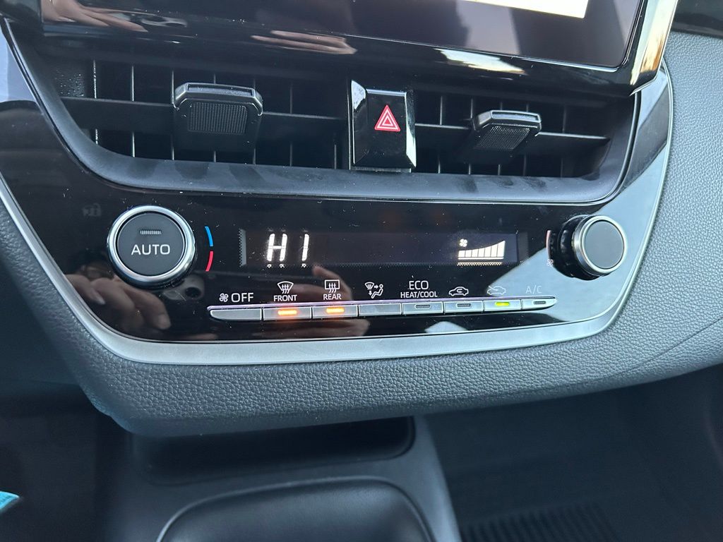 Thumbnail: 2025 Toyota Corolla - 25