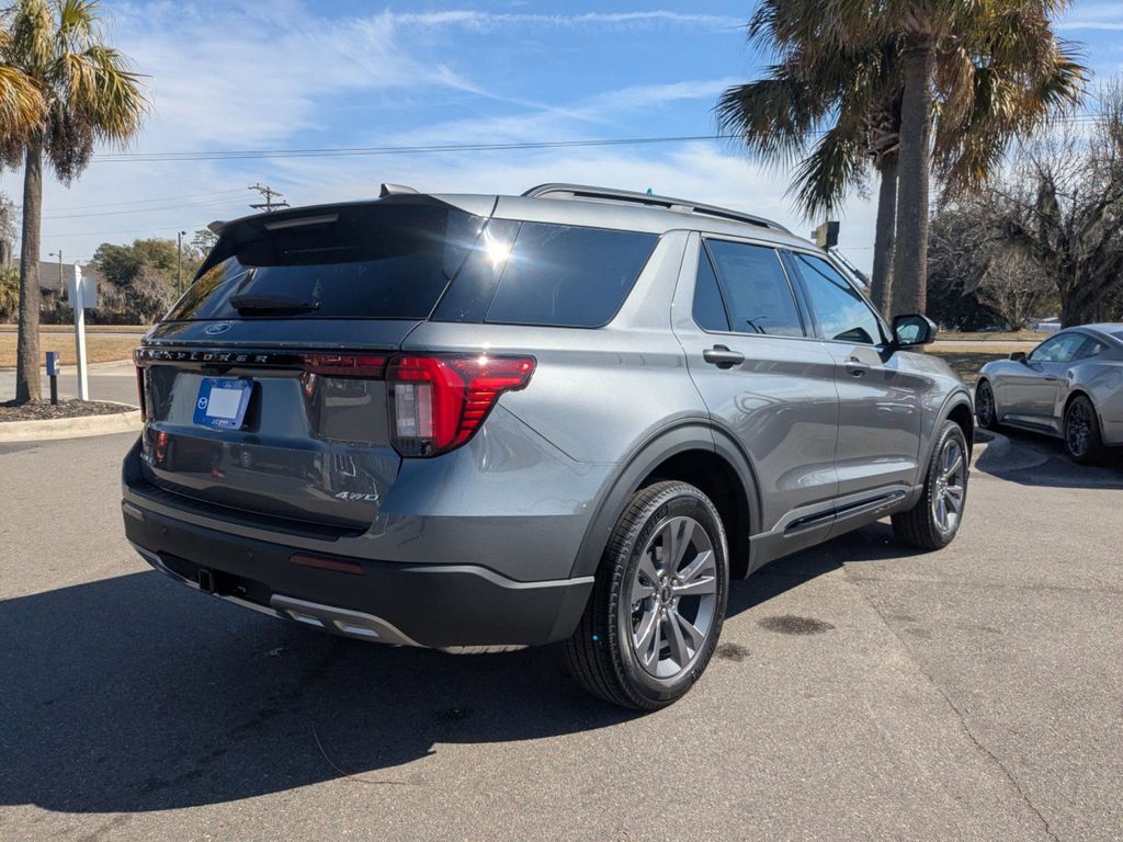2026 Ford Explorer Active w/200A Pkg