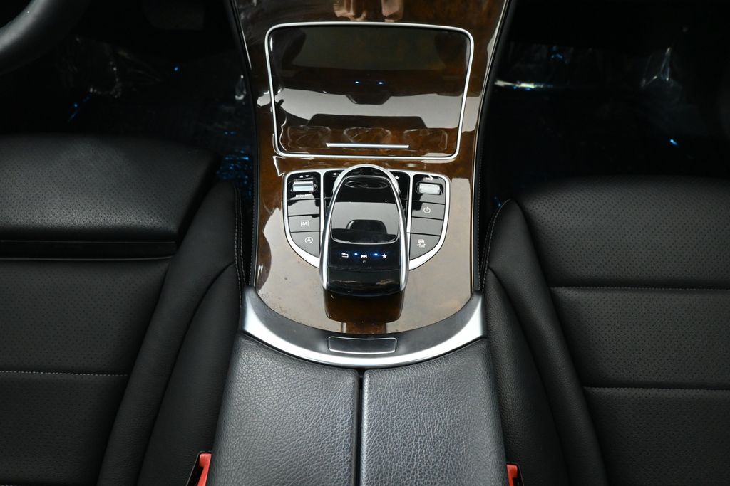 2017 Mercedes-Benz GLC 300 23
