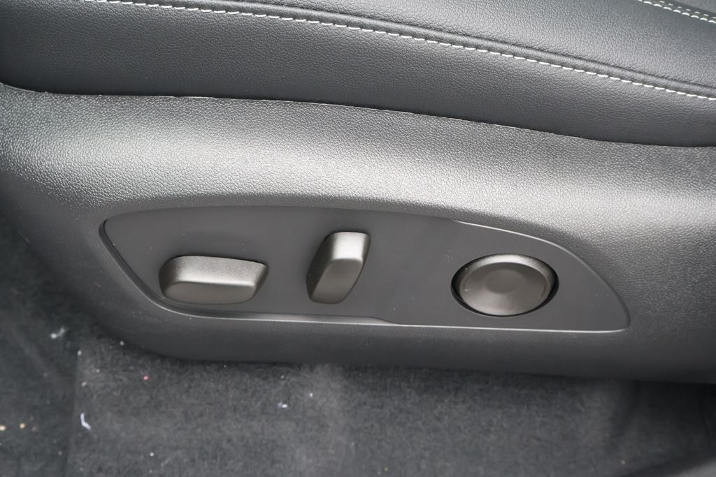 Thumbnail: 2026 Chevrolet Traverse - 17