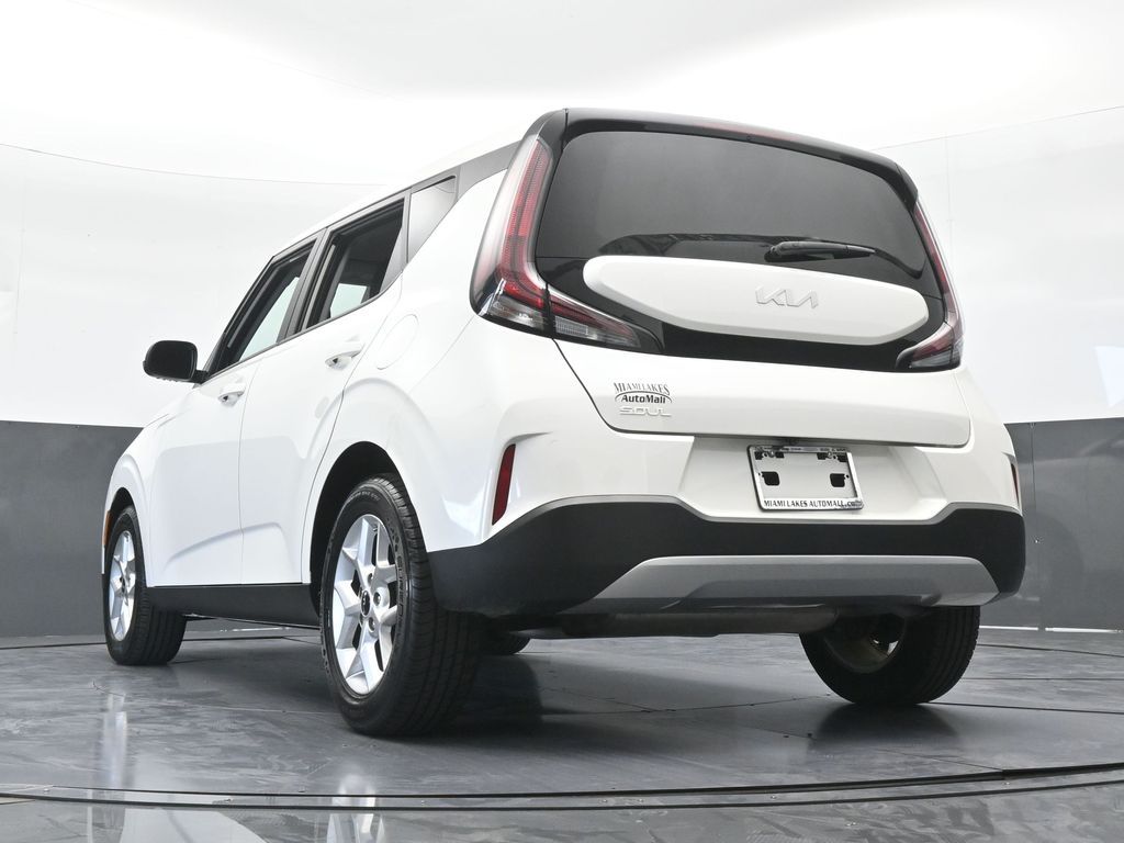 Used 2024 Snow White Pearl Kia LX image 54