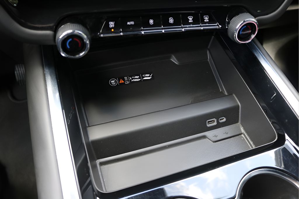 Used 2025 Gray Chevrolet LT image 27
