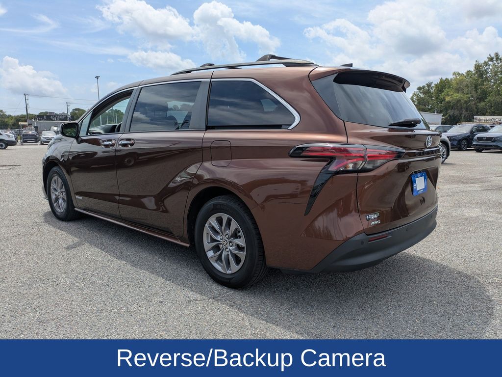 2021 Toyota Sienna XLE