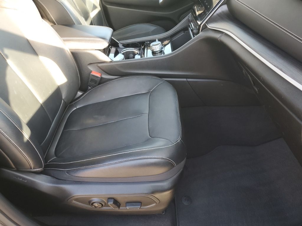 Used Car 2023 Jeep Grand Cherokee L  Limited For Sale Under $30,000 In Austin, Texas