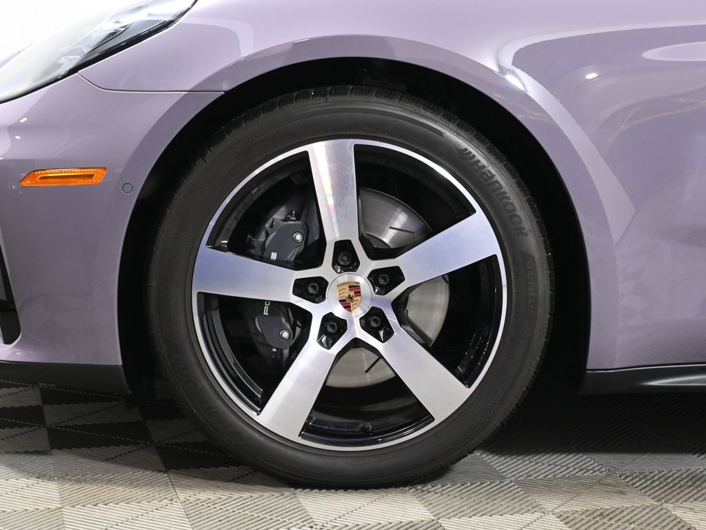 Thumbnail: 2025 Porsche Panamera - 13