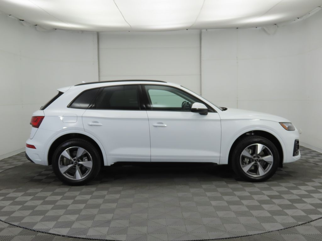 Thumbnail: 2025 Audi Q5 - 4