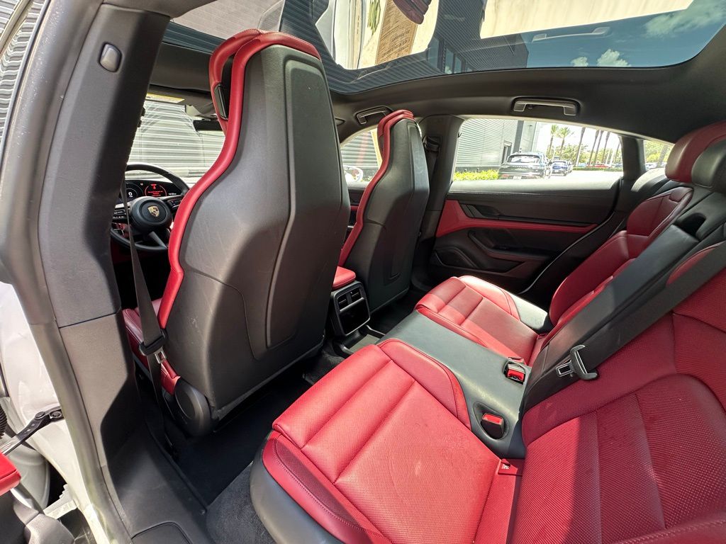 2023 Porsche Taycan  27