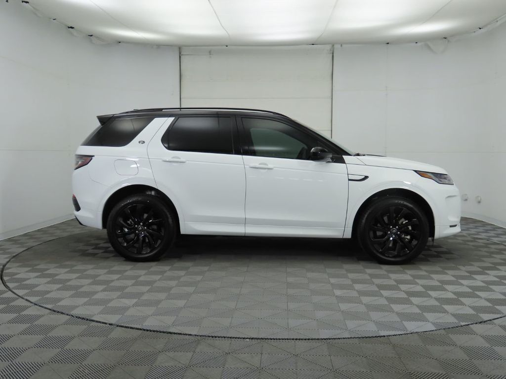 2023 Land Rover Discovery Sport R-Dynamic SE 4