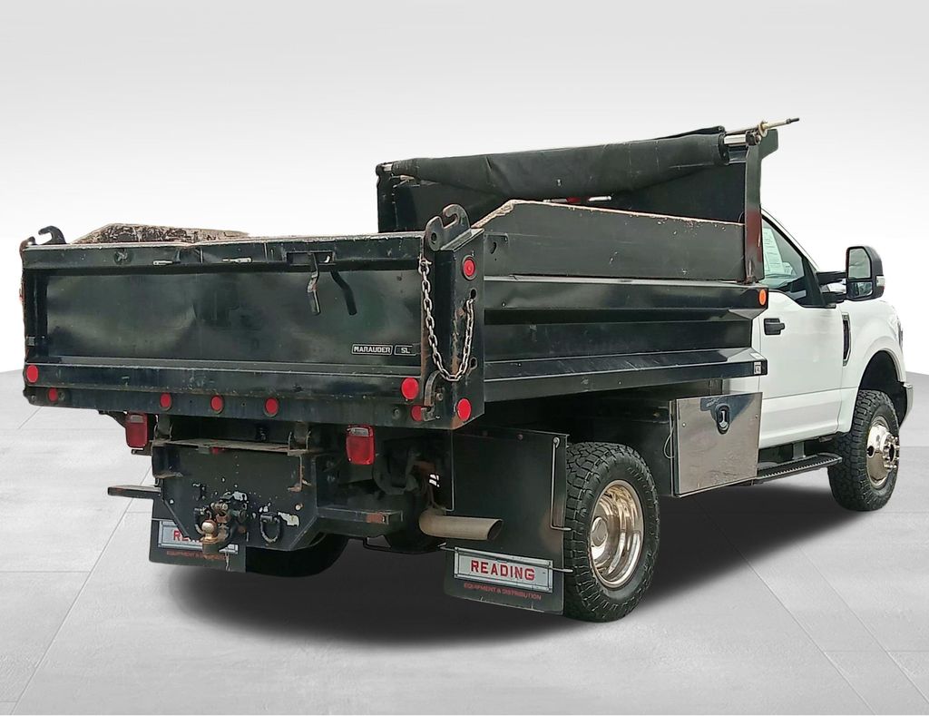 2019 Ford F-350 Chassis XL